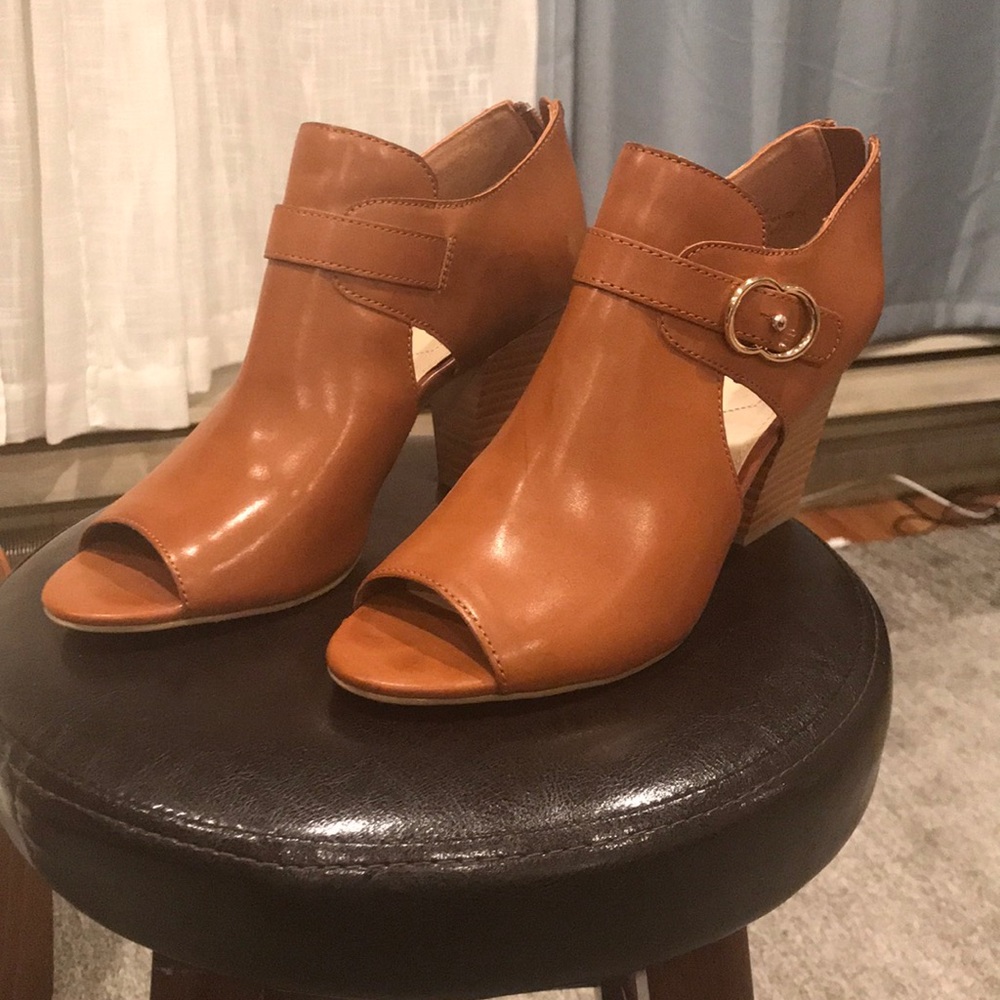 Cute brown shoes.
